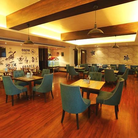 Jalsa Resort Indore Buitenkant foto