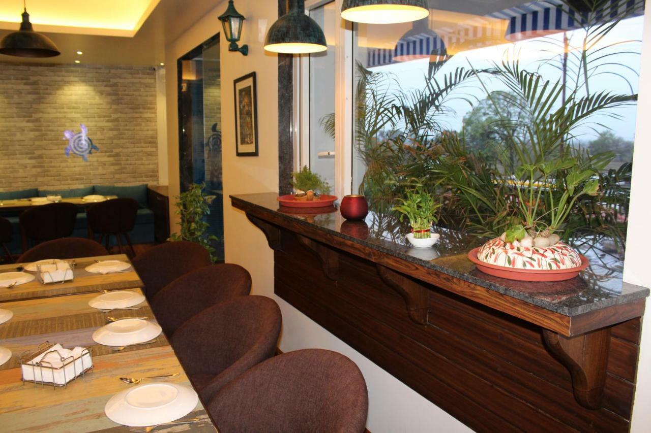 Jalsa Resort Indore Buitenkant foto