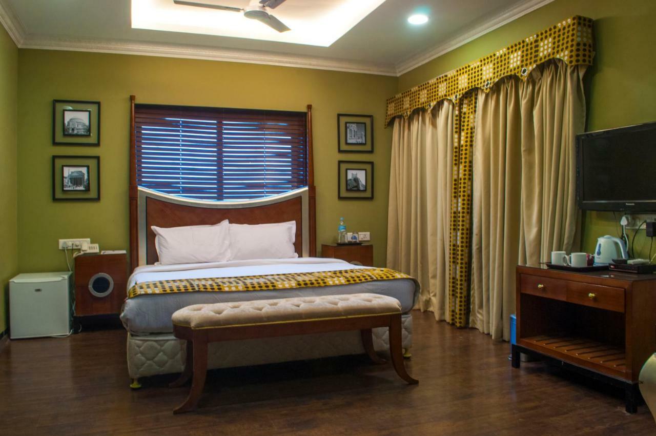 Jalsa Resort Indore Buitenkant foto