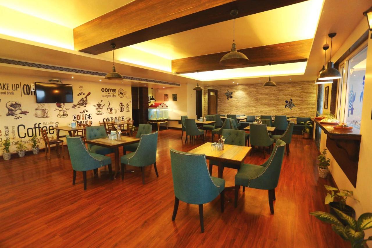 Jalsa Resort Indore Buitenkant foto