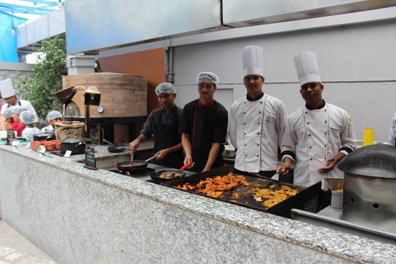 Jalsa Resort Indore Buitenkant foto
